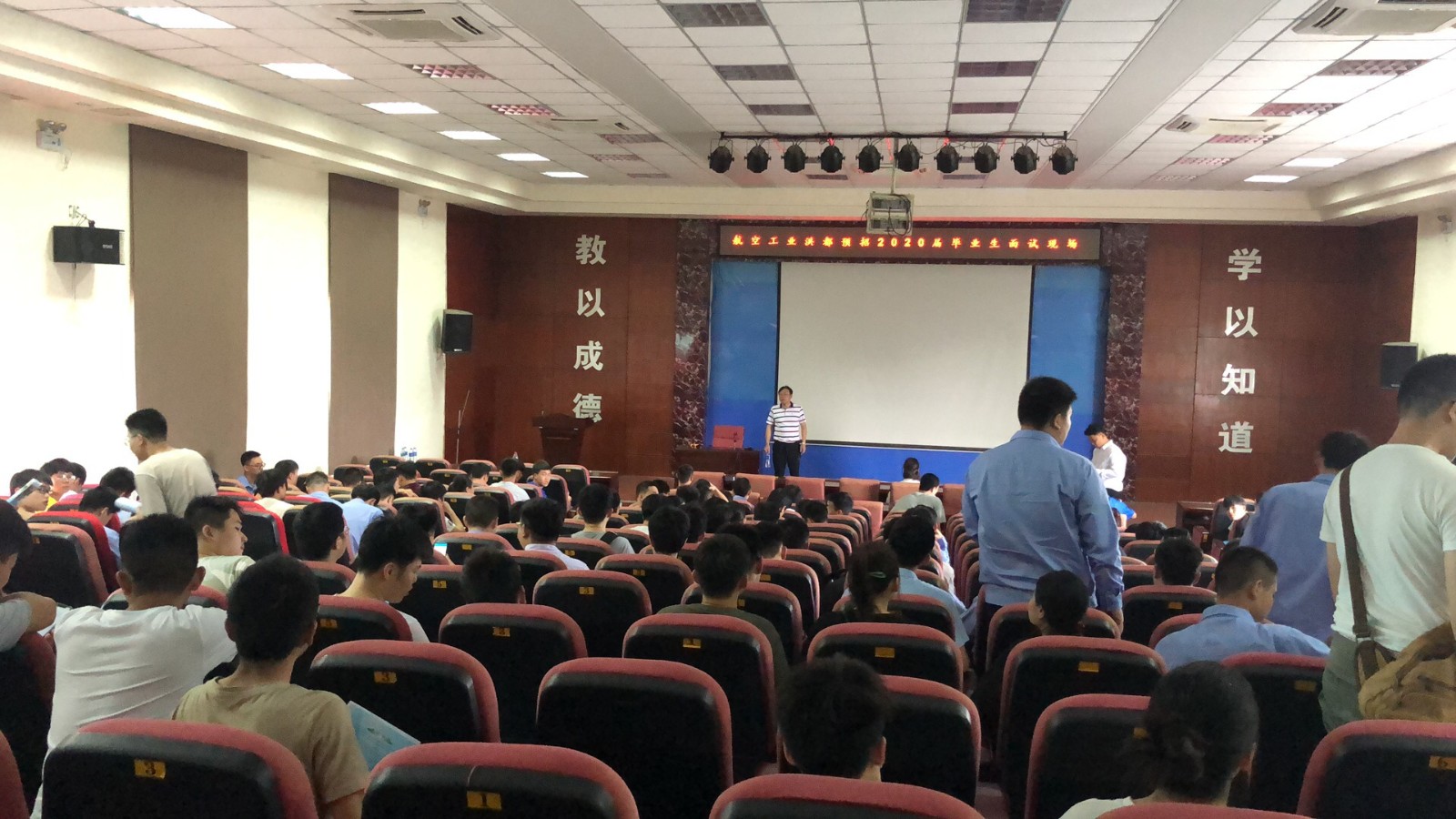 1561016870768898.jpg 01.jpg