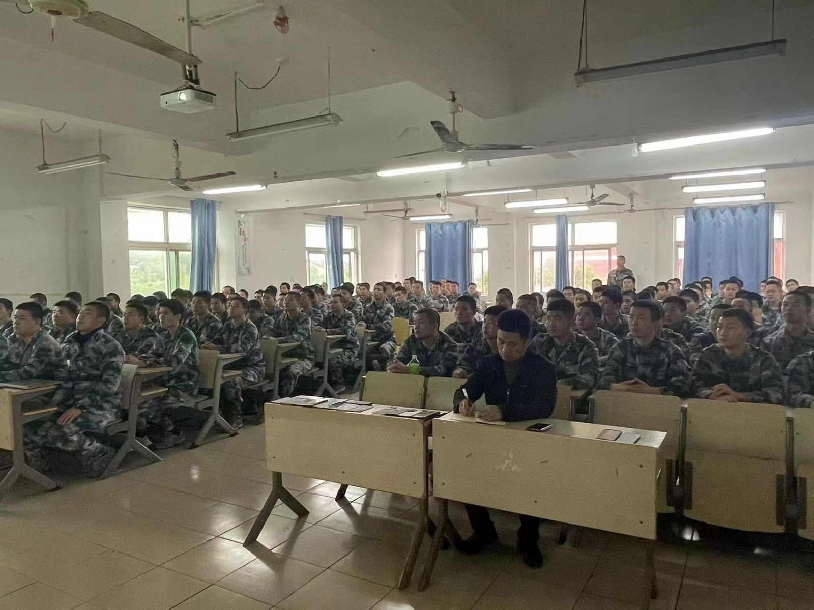 1669811501555530.jpg 1669811501555530.jpg