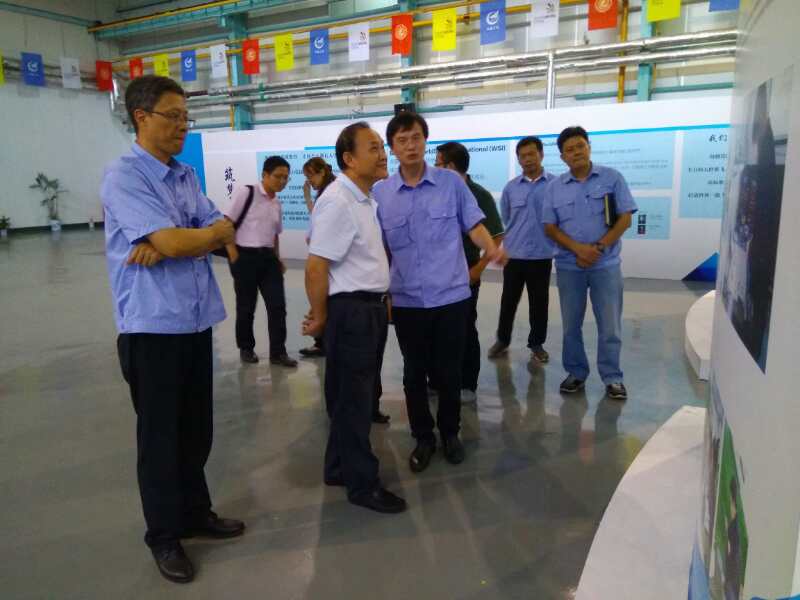 1505222197937036.jpg 省人社厅刘滇鸣来基地考察5.jpg