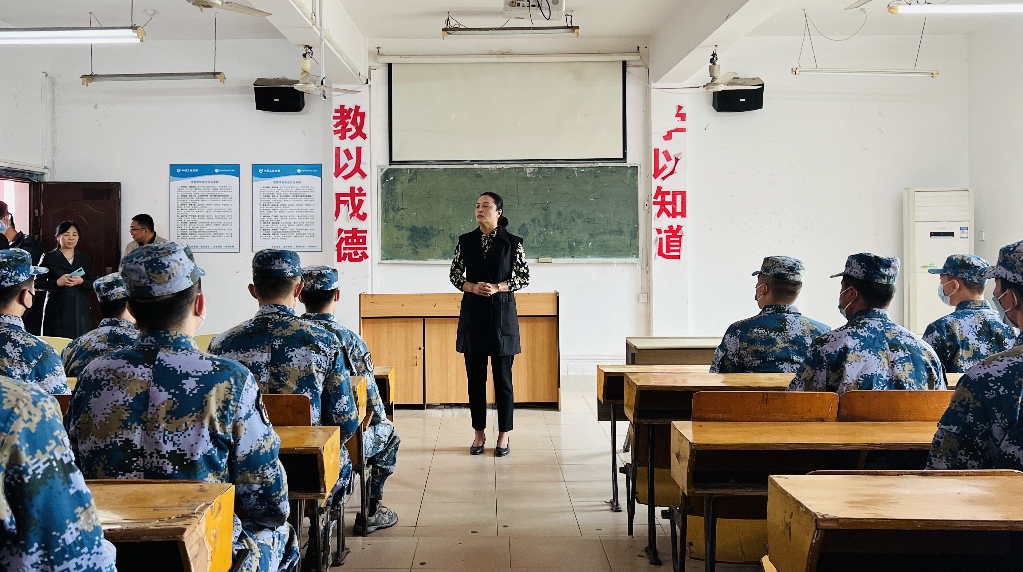 1665470792570693.jpg 1665470792570693.jpg