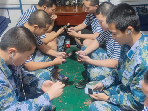 1651115156527949.jpg 211133班213寝室 (2).jpg