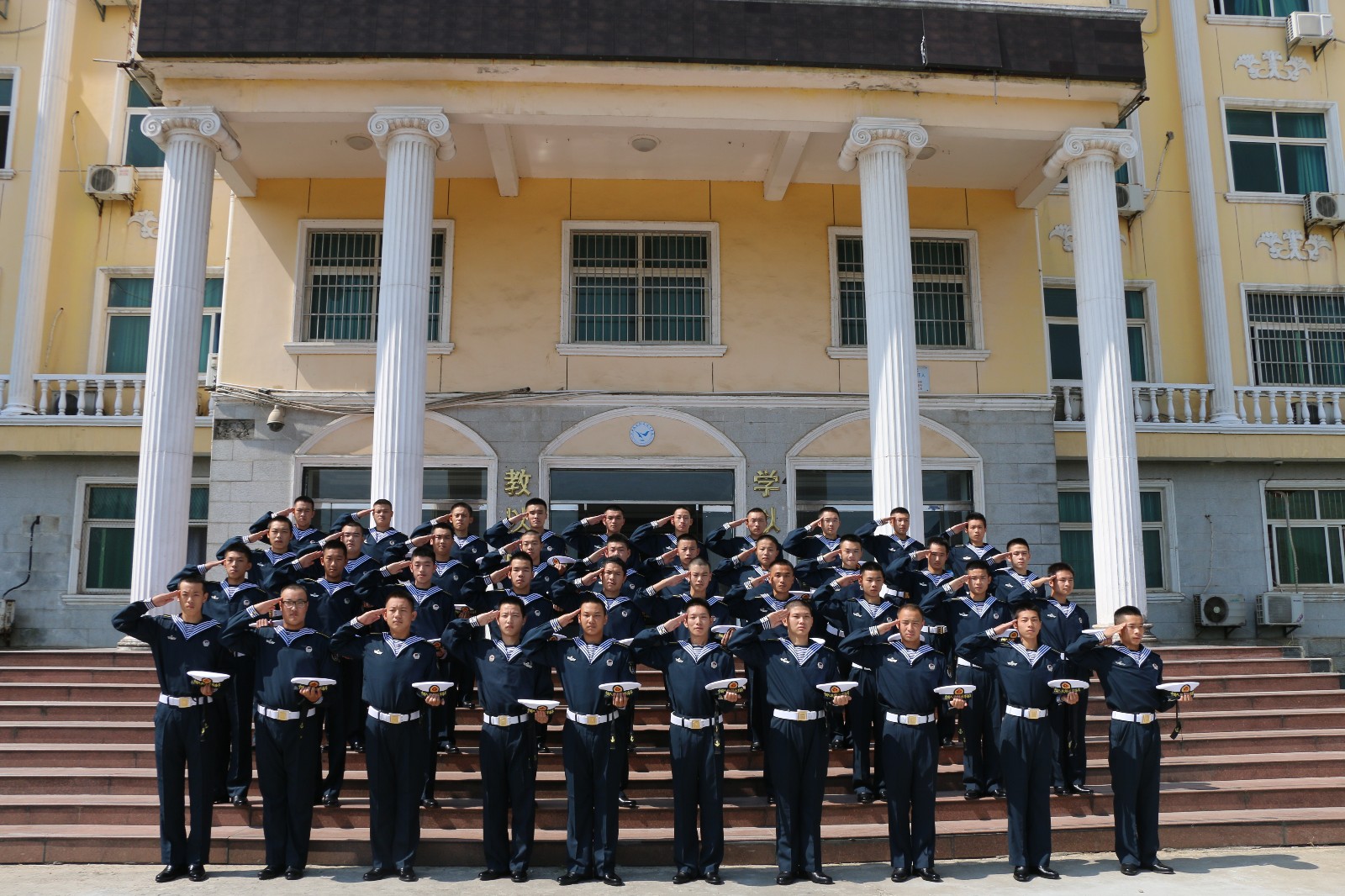 1561139937636764.jpg 16级士官班照片1.JPG