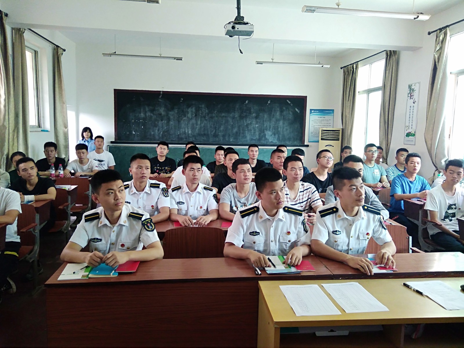 1560474942562318.jpg 封面.jpg