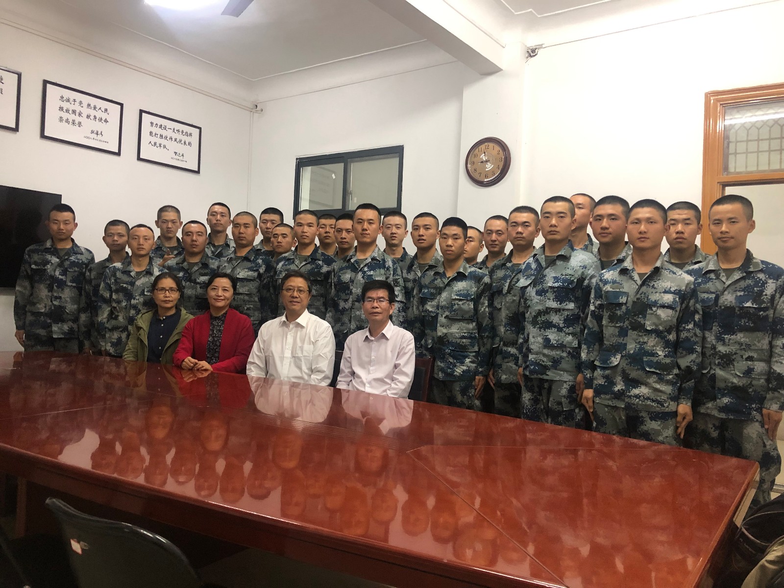 1557107047852441.jpg 20190425走访16级空军定向士官1.jpg