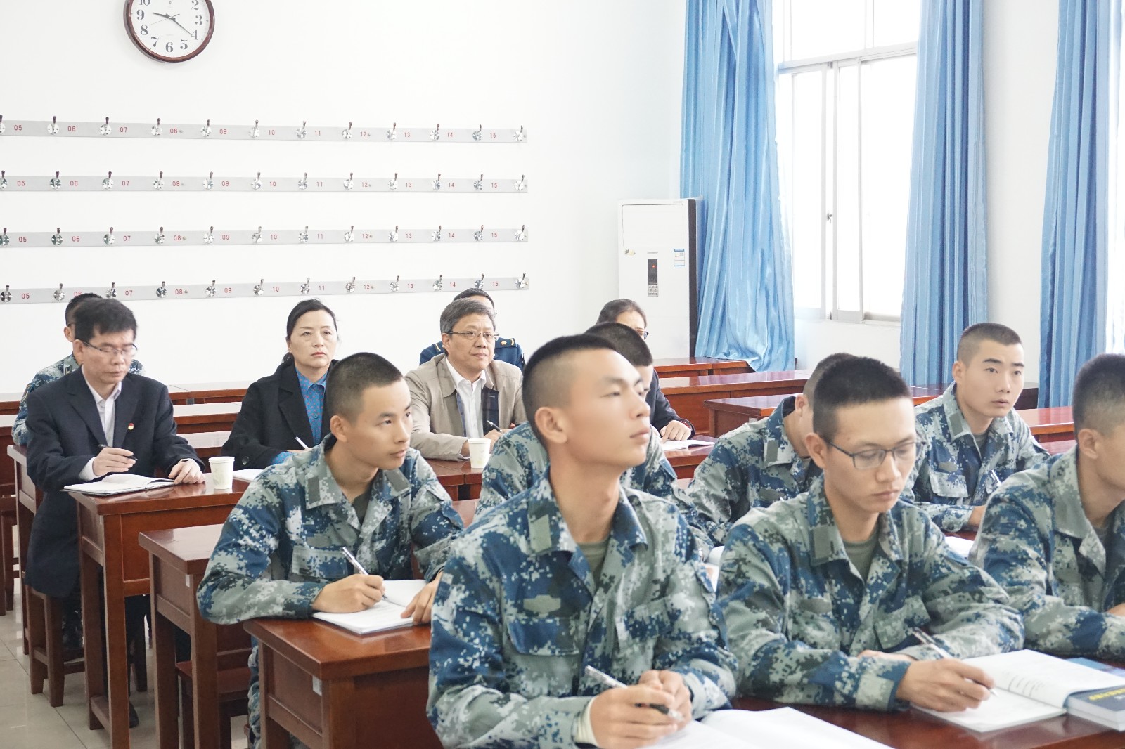 1557107105378252.jpg 20190425走访16级空军定向士官3.JPG