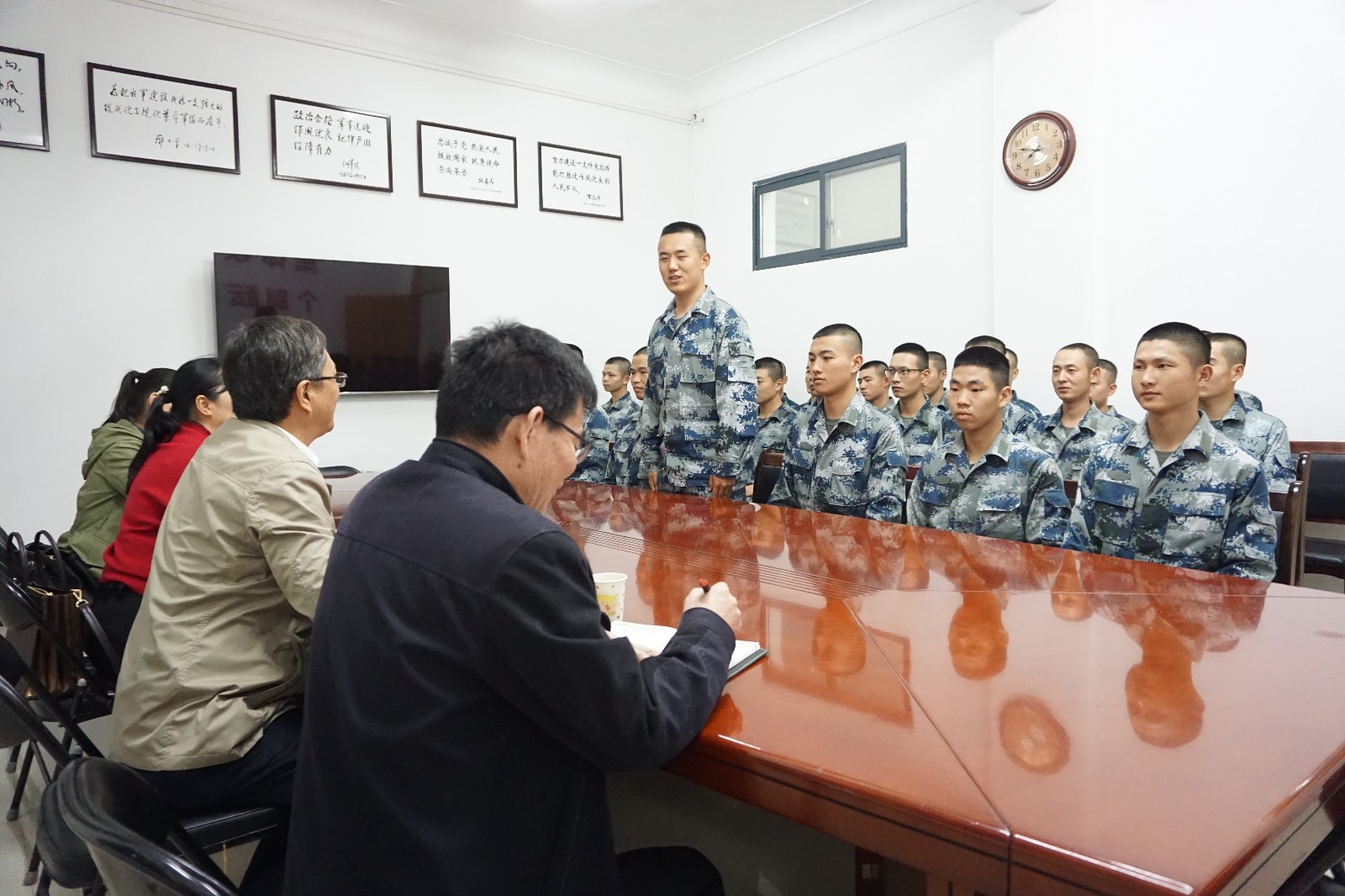 1557107126489476.jpg 20190425走访16级空军定向士官4.JPG