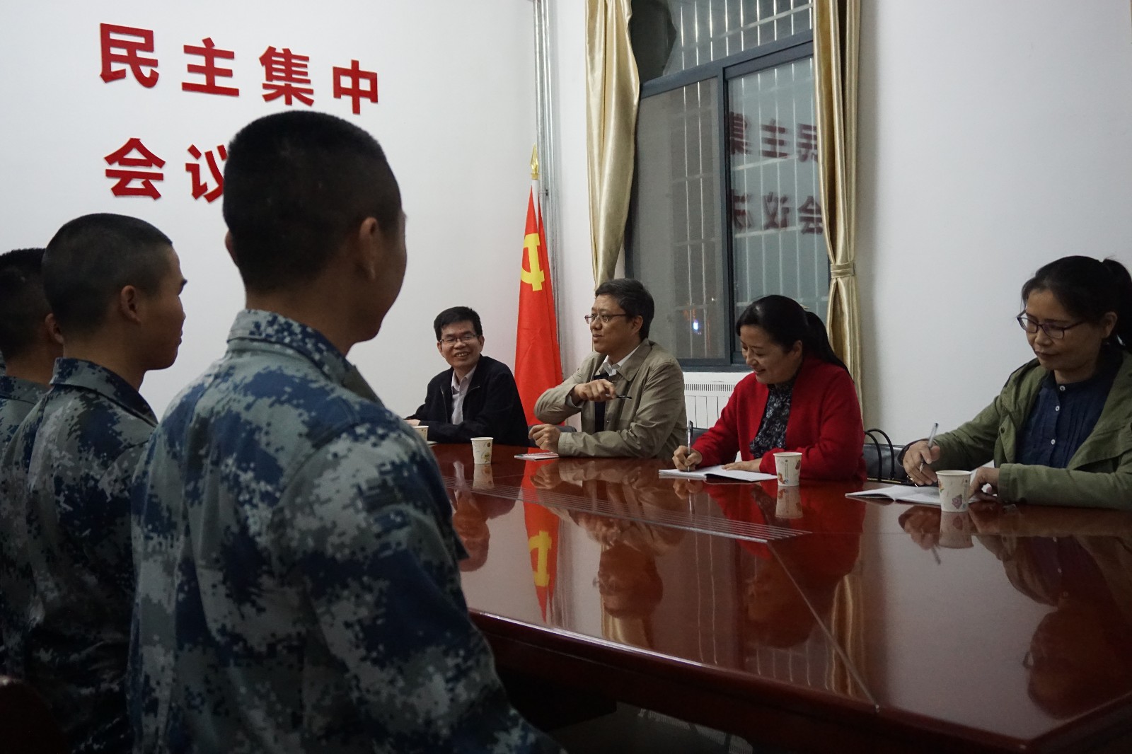 1557107074622315.jpg 20190425走访16级空军定向士官2.JPG